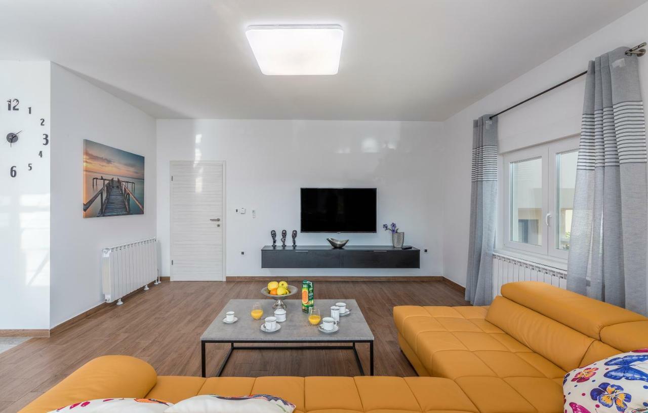 Apartments Vita Porec Bagian luar foto