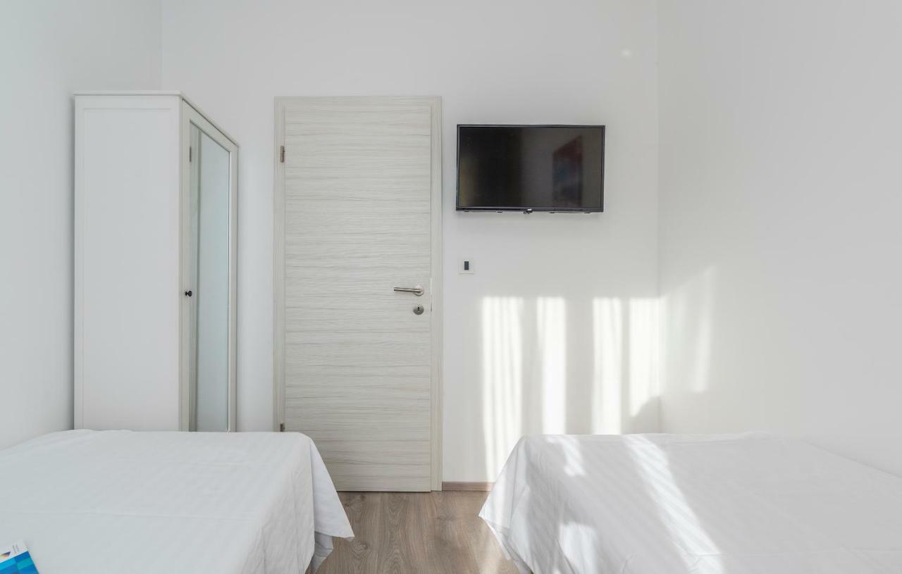 Apartments Vita Porec Bagian luar foto