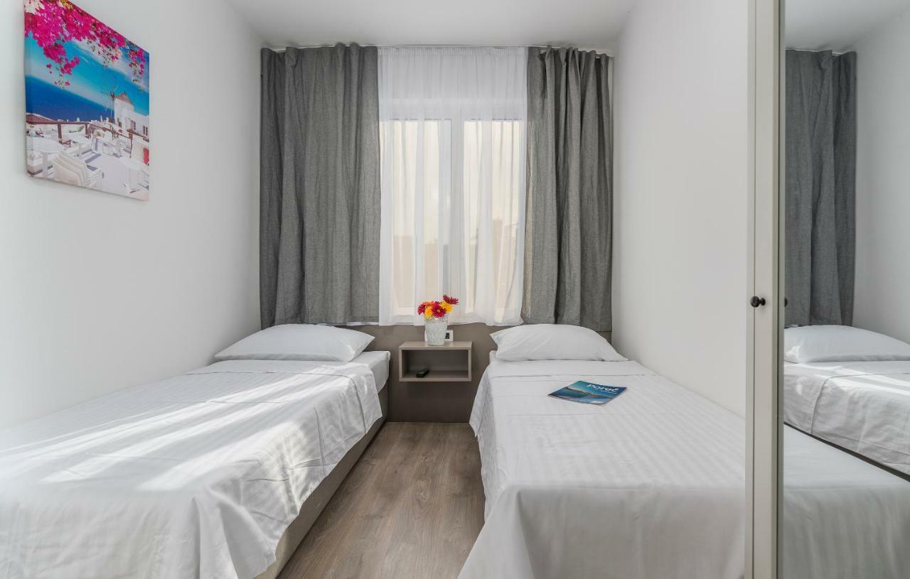 Apartments Vita Porec Bagian luar foto